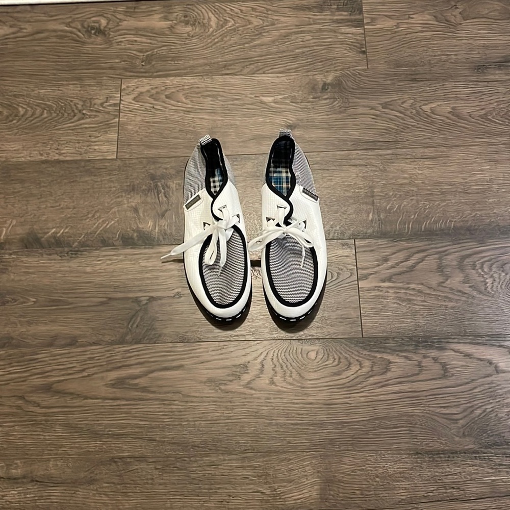 Shoen boat shoes size 10 NWOT